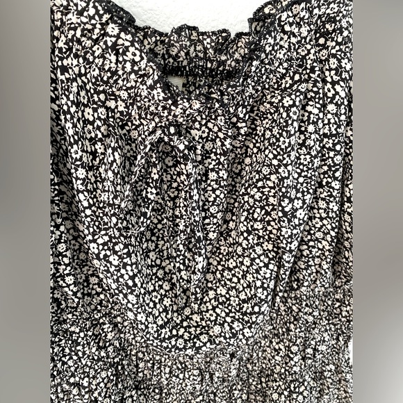 🖤fashion Q floral top🖤 - Picture 4 of 4